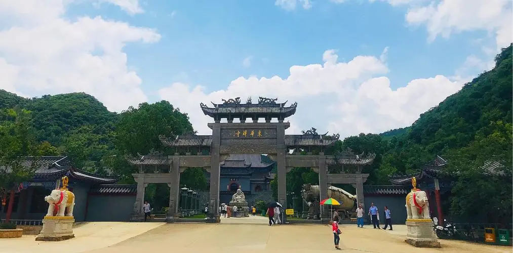 电线电缆生产厂家草莓APP在线观看公司助力东华禅寺项目建设
